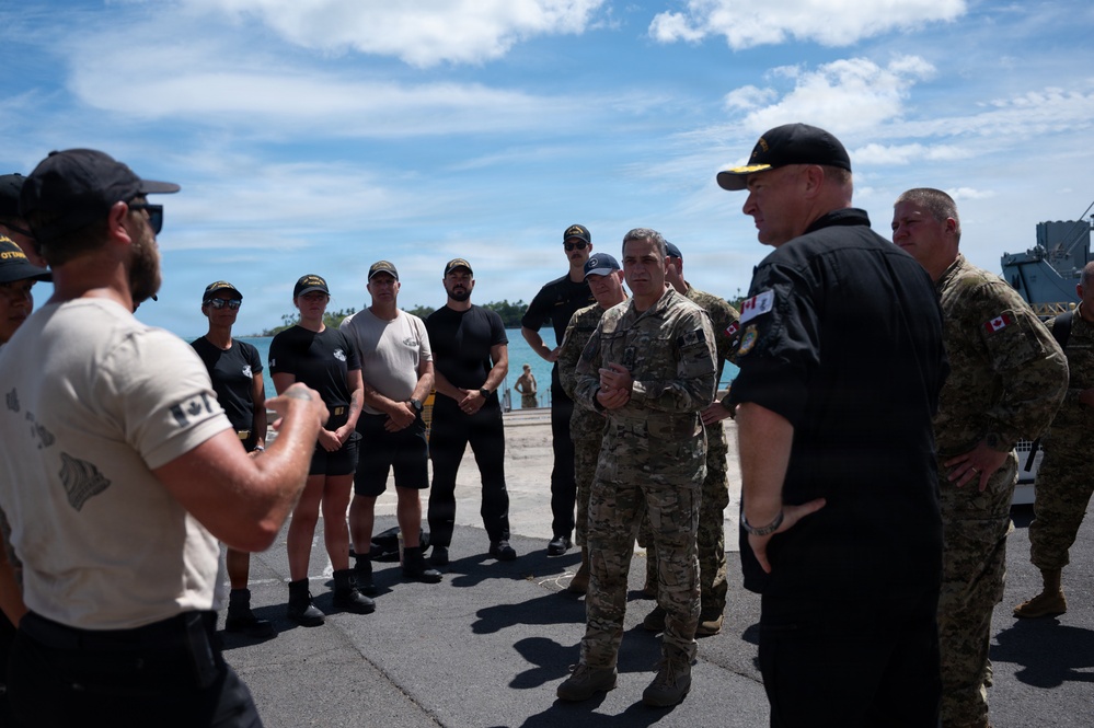 Canadian Joint Operations Command team meets with Canadian clearance divers during RIMPAC 2026