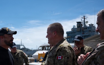 Canadian Joint Operations Command team meets with Canadian clearance divers during RIMPAC 2026