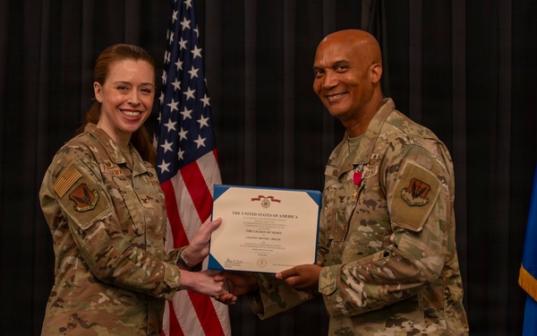 693d Intelligence Surveillance and Reconnaissance Group holds change of command ceremony