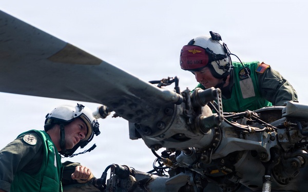 USS Rafael Peralta Conducts Pre-Flight Check
