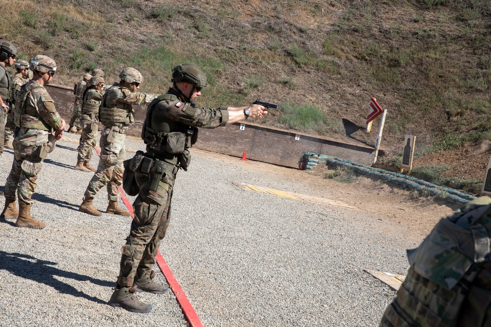 KFOR RC-E U.S., Polish Soldiers conduct combined range operations at Camp Bondsteel