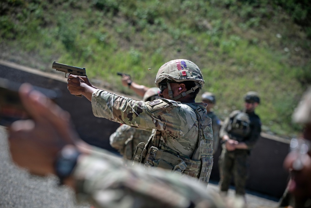 KFOR RC-E U.S., Polish Soldiers conduct combined range operations at Camp Bondsteel
