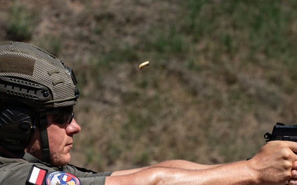 KFOR RC-E U.S., Polish Soldiers conduct combined range operations at Camp Bondsteel
