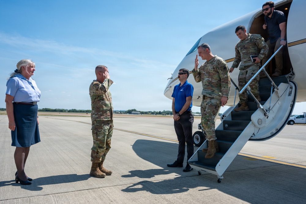 Gen. Grynkewich visits RAF Fairford