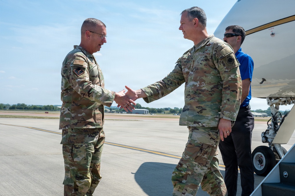 Gen. Grynkewich visits RAF Fairford