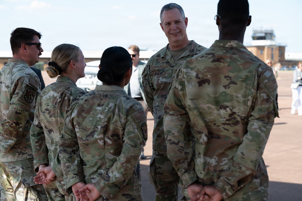 Gen. Grynkewich visits RAF Fairford