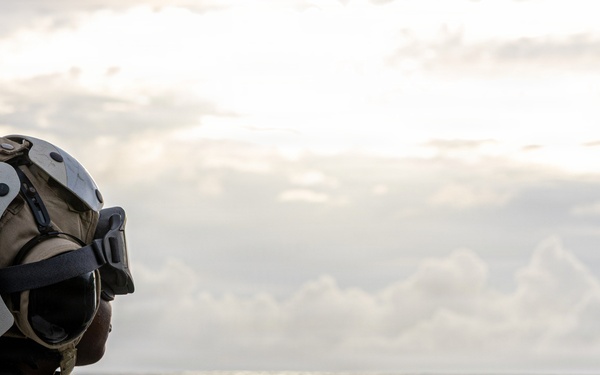 USS Mustin conducts flight operations