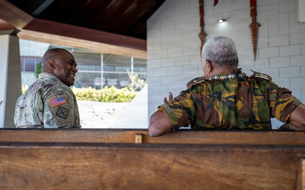 U.S. and Papua New Guinea Senior Chaplains meet during Tamiok Strike 26