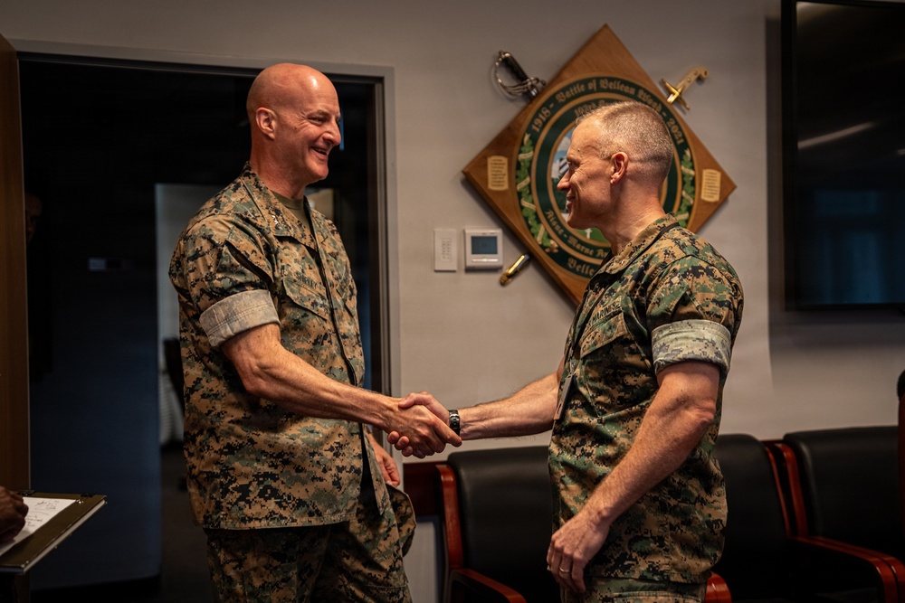 MARFOREUR/AF Commander welcomes EUCOM J-3 Deputy Director