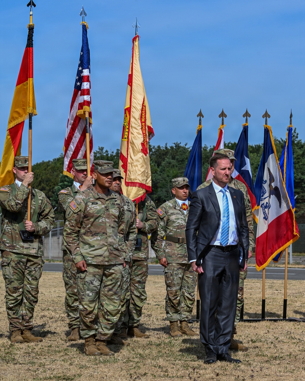 USAG Rheinland-Pfalz transfers authority from Higgins to Wood in change of command ceremony