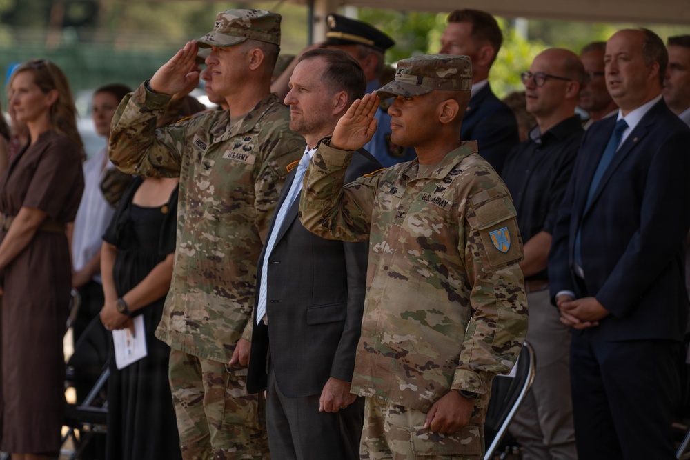 USAG Rheinland-Pfalz transfers authority from Higgins to Wood in change of command ceremony