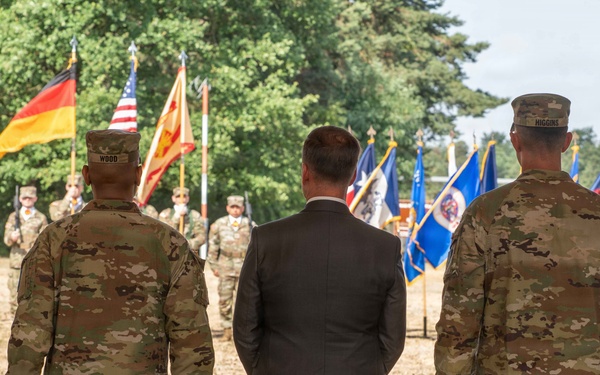 USAG Rheinland-Pfalz transfers authority from Higgins to Wood in change of command ceremony