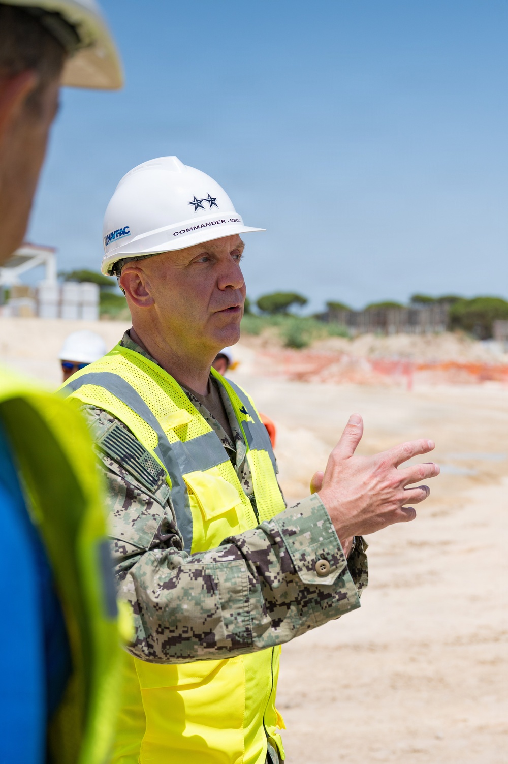 Commander of Naval Expeditionary Combat Command tours NAVSTA Rota construction sites