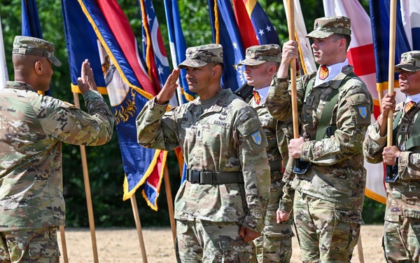 USAG Rheinland-Pfalz transfers authority from Higgins to Wood in change of command ceremony