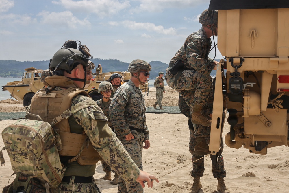 CJLOTS 26: 3rd MLG, ROK conduct Maritime Prepositioning Force expeditionary offload in South Korea