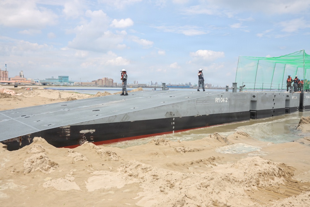 CJLOTS 26: 3rd MLG, ROK conduct Maritime Prepositioning Force expeditionary offload in South Korea