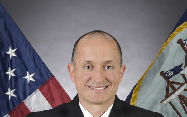 Naval Station Newport Welcomes New Commander