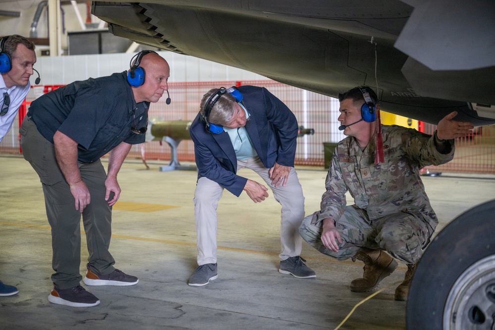 Congressional Delegation visits the Liberty Wing