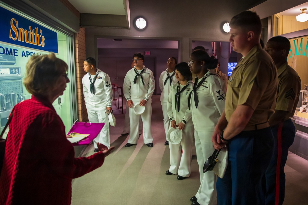 USS Arlington (LPD 24) Sailors and Marines Tour the JFK Museum