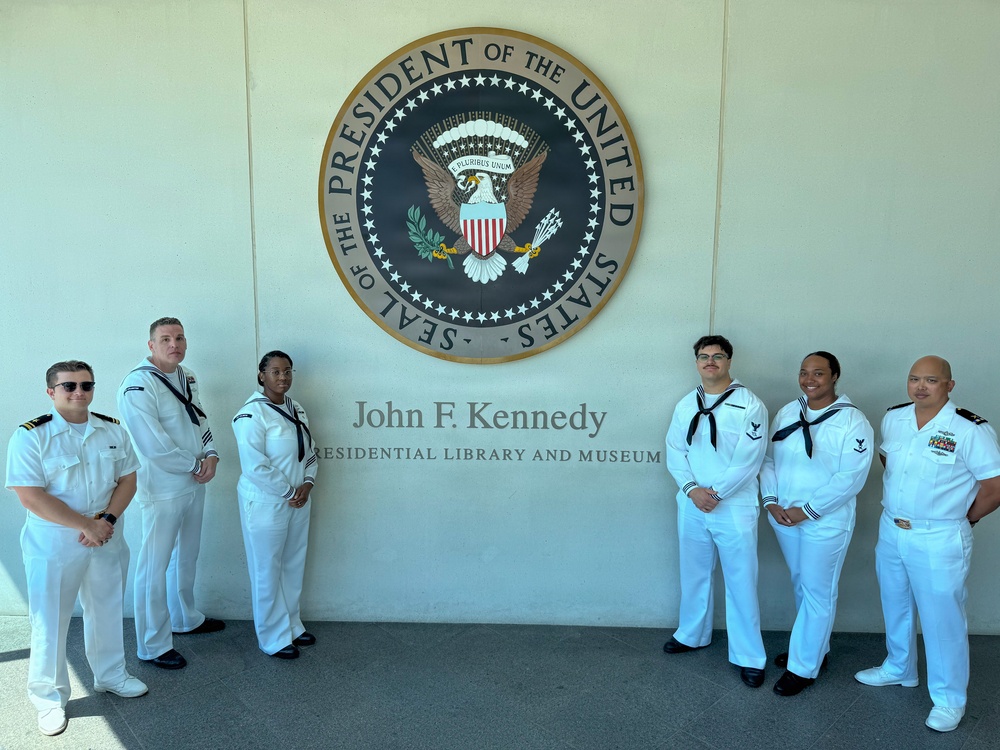 USS Arlington (LPD 24) Sailors and Marines Tour the JFK Museum