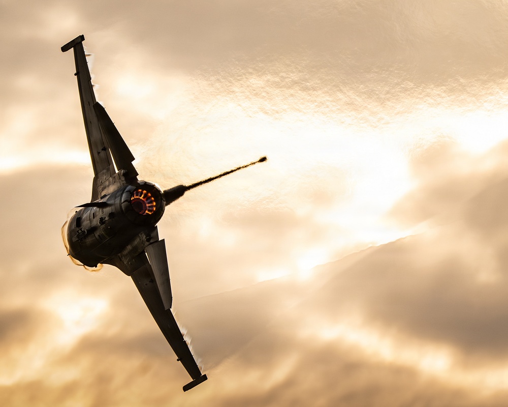 Viper Demo Team locks in at Indiana airshow