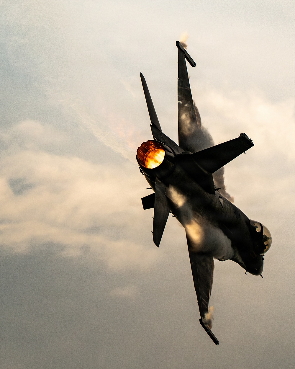 Viper Demo Team locks in at Indiana airshow