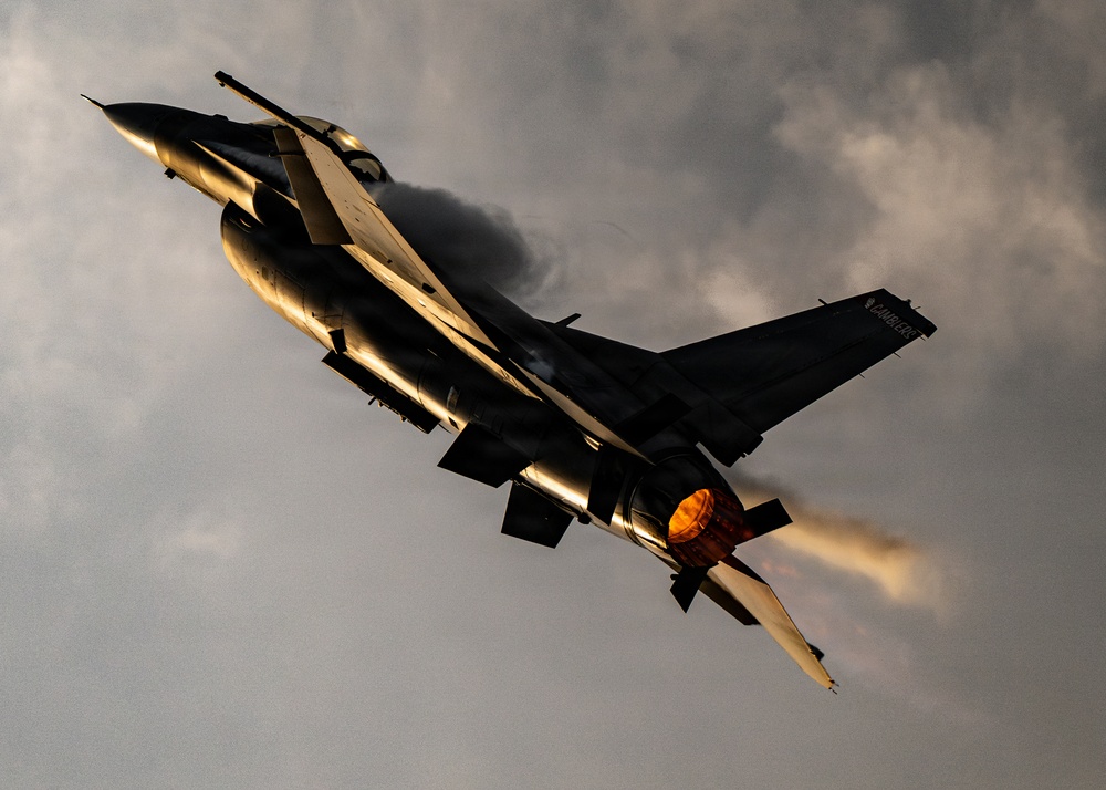 Viper Demo Team locks in at Indiana airshow