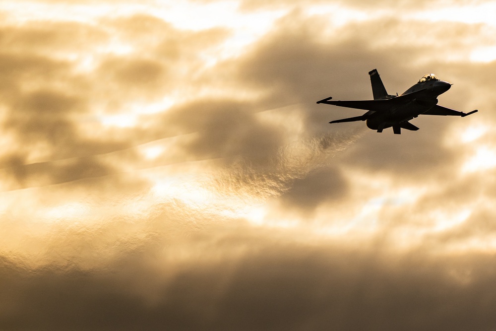 Viper Demo Team locks in at Indiana airshow