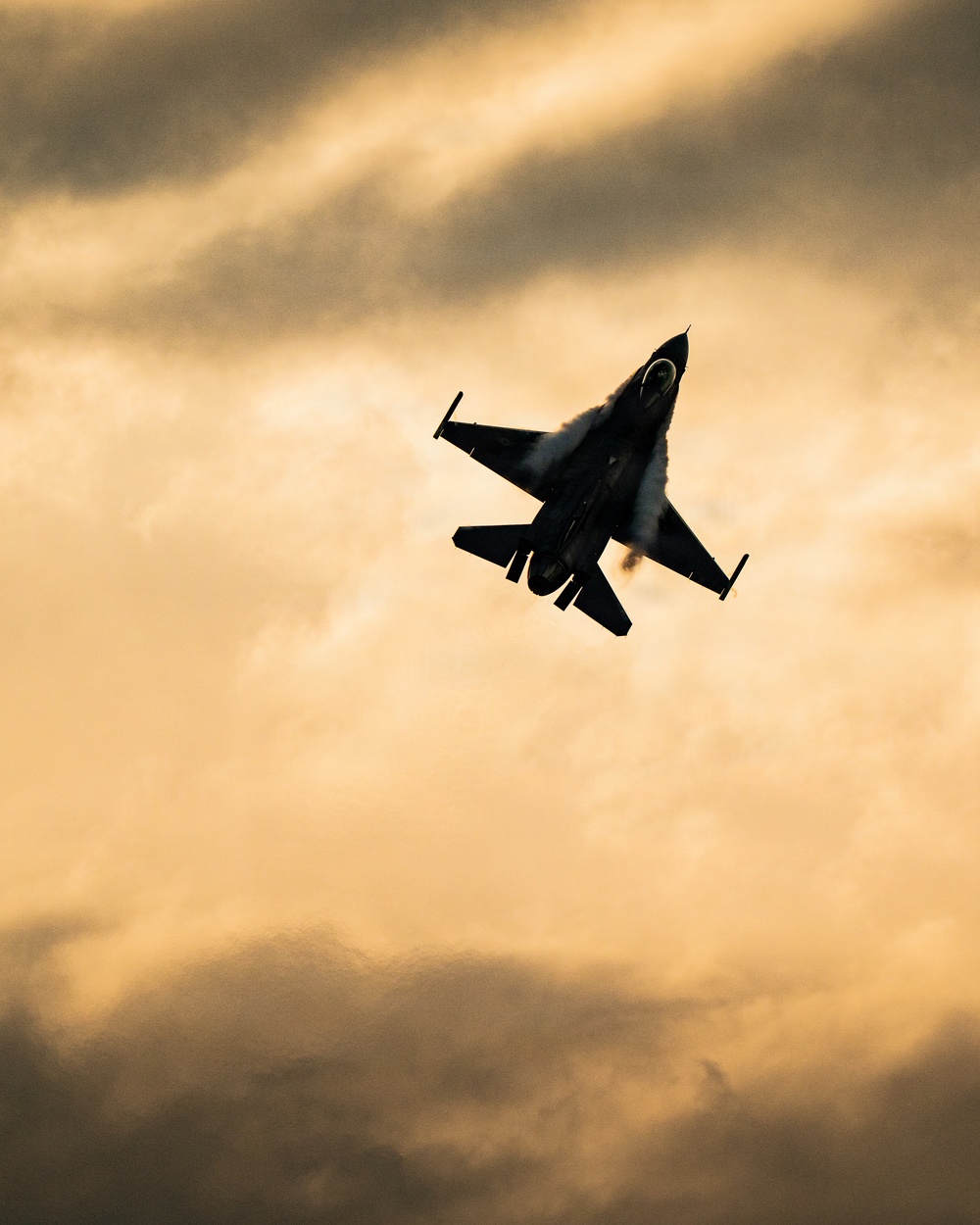 Viper Demo Team locks in at Indiana airshow