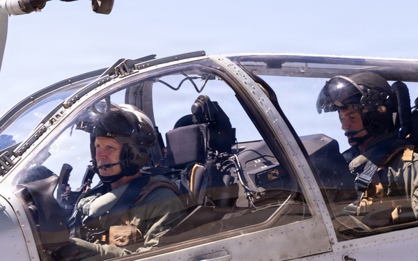 Lt. Gen. Wortman Visits HMLA-369 &amp; MALS-39