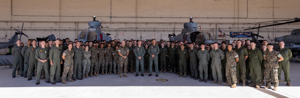 Lt. Gen. Wortman Visits HMLA-369 &amp; MALS-39
