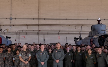 Lt. Gen. Wortman Visits HMLA-369 &amp; MALS-39