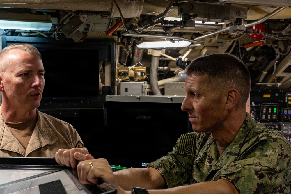 STRATCOM Tours COMSUBGRU 9 Submarines