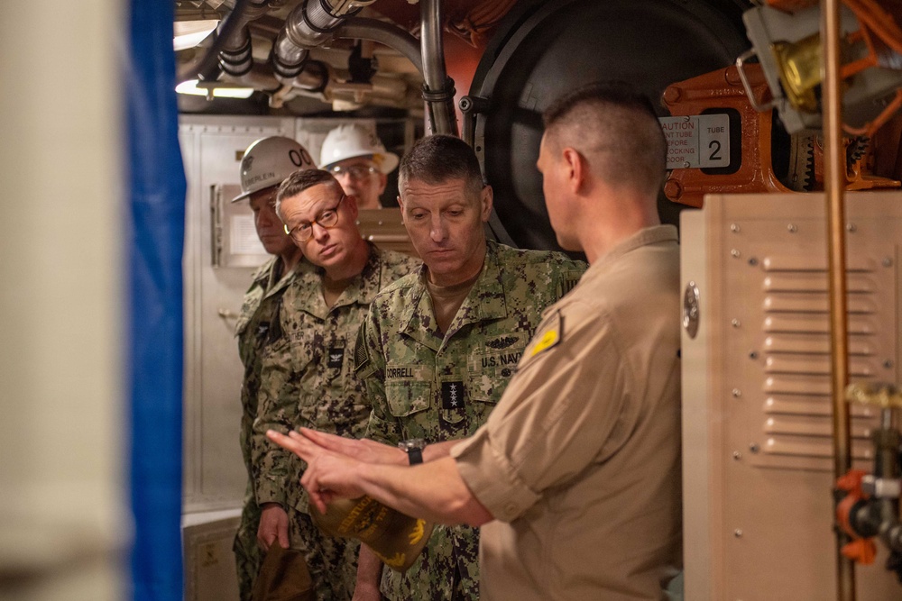 STRATCOM Tours COMSUBGRU 9 Submarines