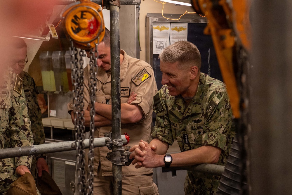 STRATCOM Tours COMSUBGRU 9 Submarines