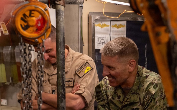 STRATCOM Tours COMSUBGRU 9 Submarines