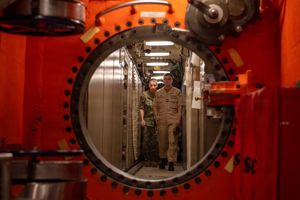 STRATCOM Tours COMSUBGRU 9 Submarines