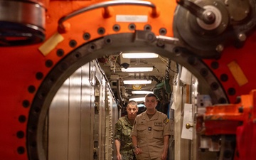 STRATCOM Tours COMSUBGRU 9 Submarines