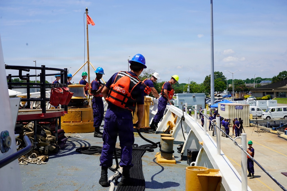 Coast Guard welcomes two cutters to new Virginia home port