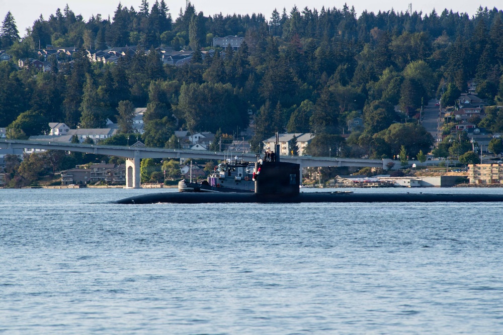USS Alexandria (SSN 757) Arrives at Puget Sound Naval Shipyard and Intermediate Maintenance Facility
