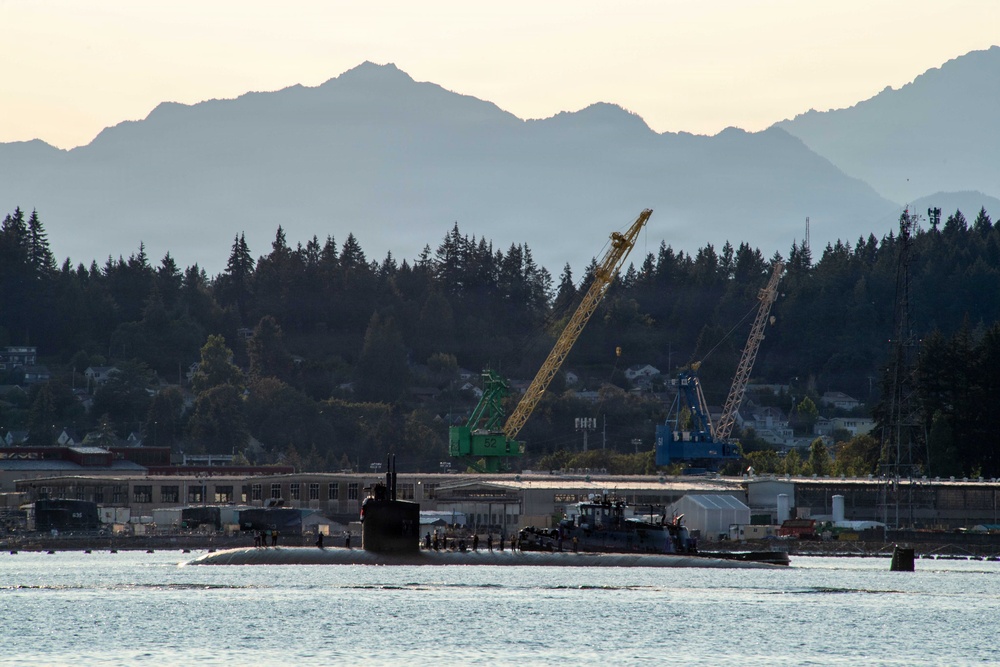 USS Alexandria (SSN 757) Arrives at Puget Sound Naval Shipyard and Intermediate Maintenance Facility