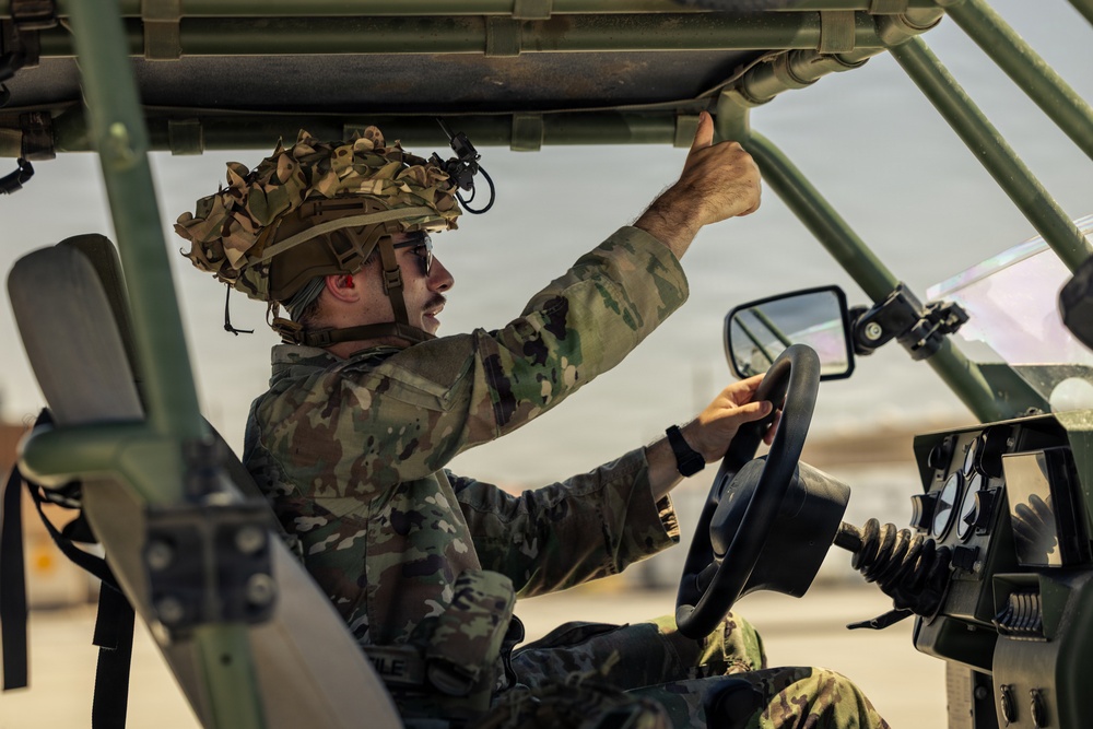 JTF-SB Soldiers train loading and offloading drills for air insertion operations