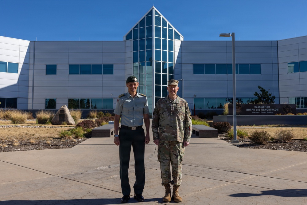 General Eirik J. Kristoffersen, Norwegian Chief of Defence visits NORAD &amp; USNORTHCOM