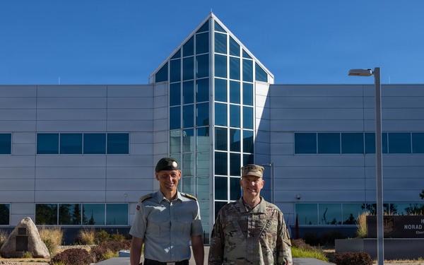 General Eirik J. Kristoffersen, Norwegian Chief of Defence visits NORAD &amp; USNORTHCOM