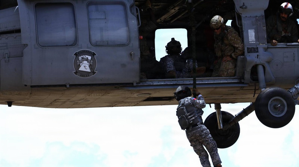 Philippine Coast Guard EOD joins multinational helicopter rope suspension techniques training event at RIMPAC 2026