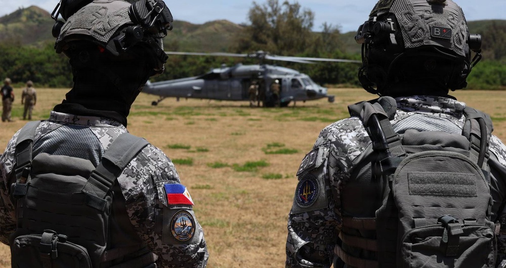 Philippine Coast Guard EOD joins multinational helicopter rope suspension techniques training event at RIMPAC 2026