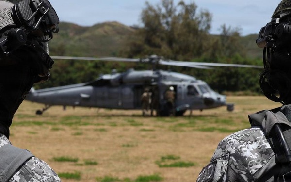 Philippine Coast Guard EOD joins multinational helicopter rope suspension techniques training event at RIMPAC 2026