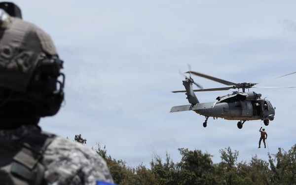 Philippine Coast Guard EOD joins multinational helicopter rope suspension techniques training event at RIMPAC 2026