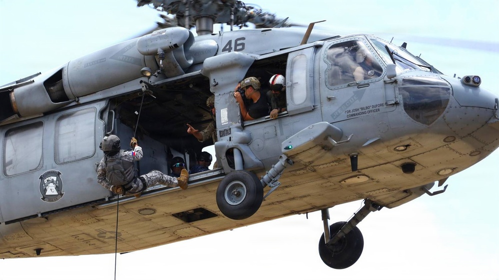 Philippine Coast Guard EOD joins multinational helicopter rope suspension techniques training event at RIMPAC 2026