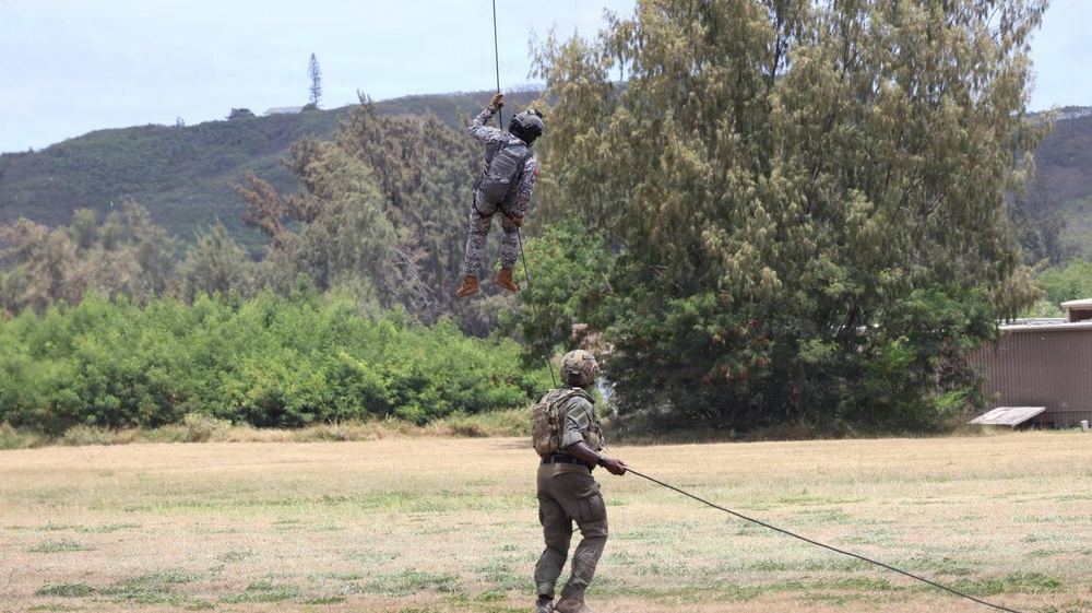 Philippine Coast Guard EOD joins multinational helicopter rope suspension techniques training event at RIMPAC 2026